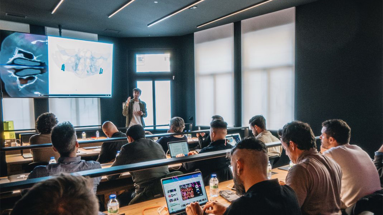 Sergio García Moreno en curso de implantes subperiósticos